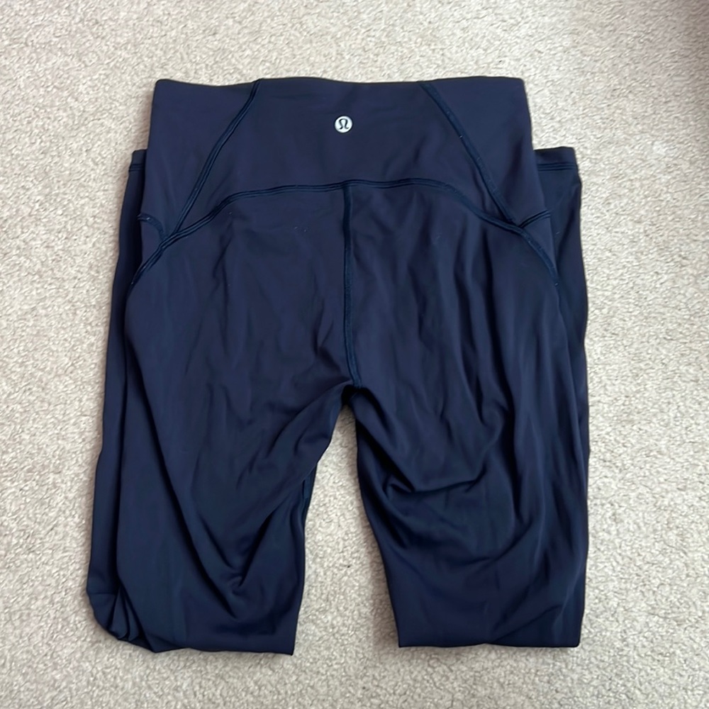 navy blue lululemon wunder under leggings with mesh